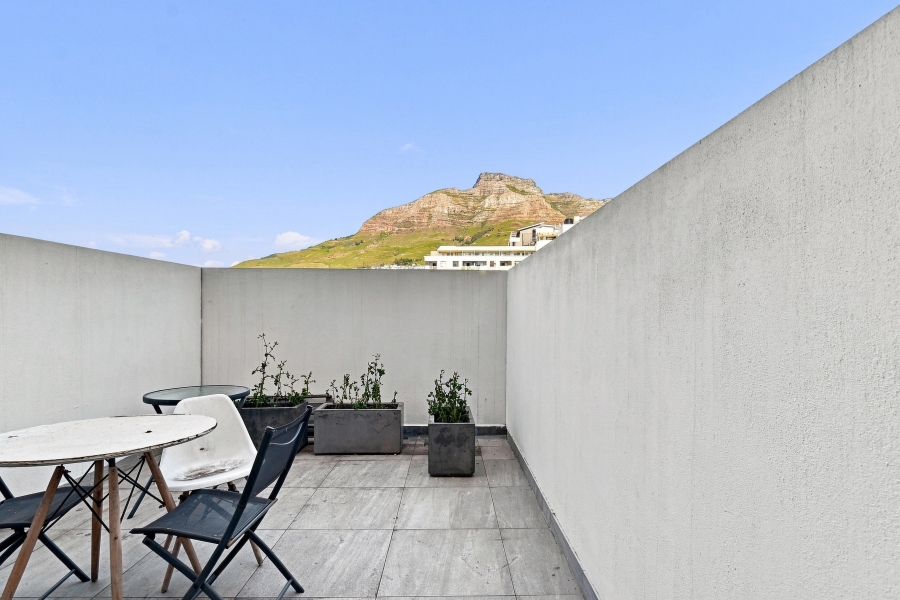 1 Bedroom Property for Sale in Woodstock Western Cape